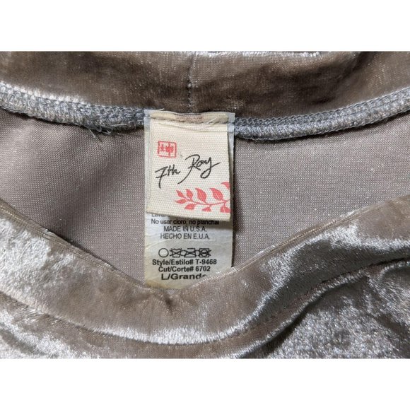 7th Ray‎ short sleeved ruffled hem gray silver top - Picture 8 of 8